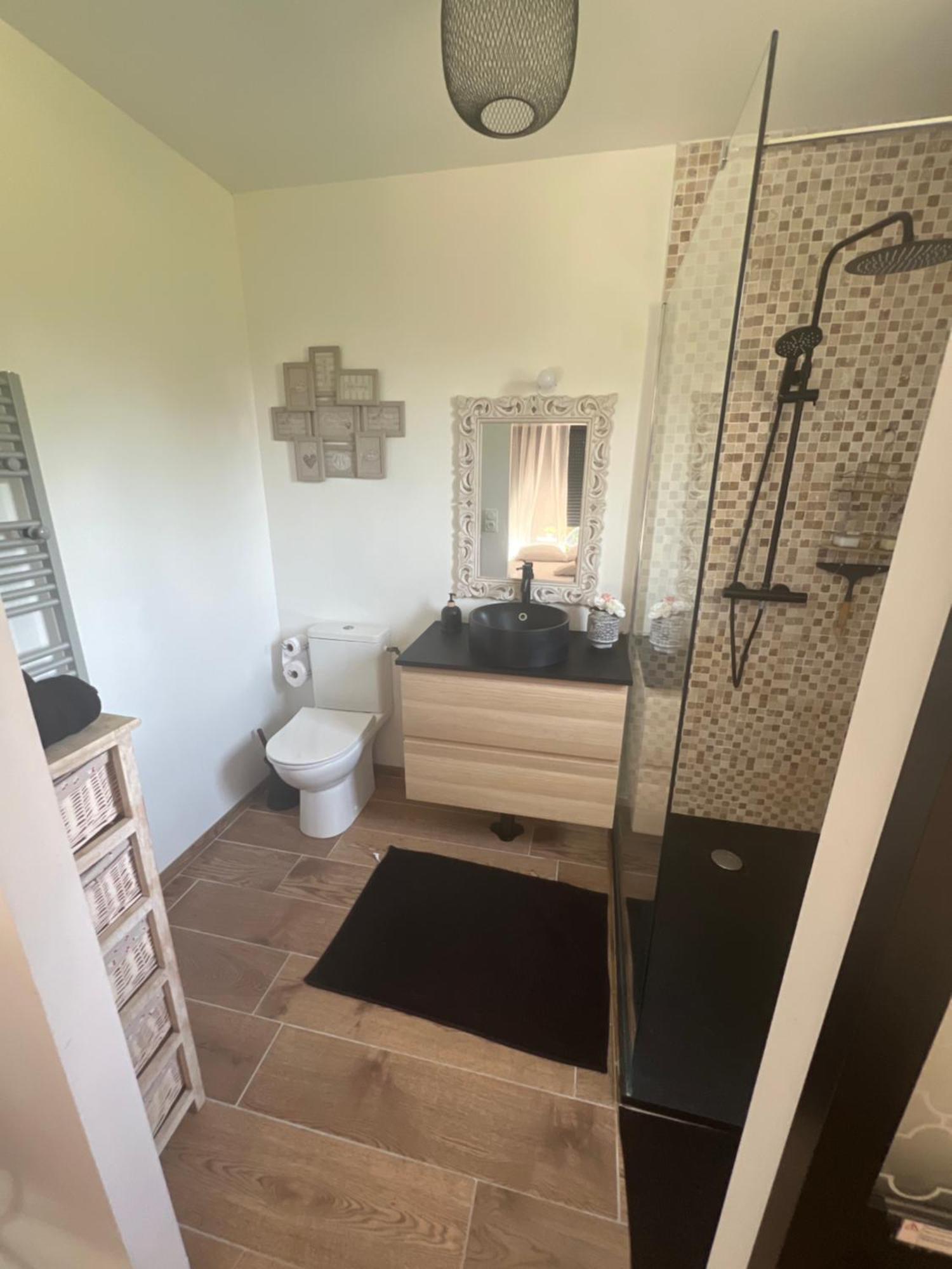 Quiniere - Entre Lac Et Foret - Hebergement Independant Avec Espace Kitchenette Blois Bagian luar foto