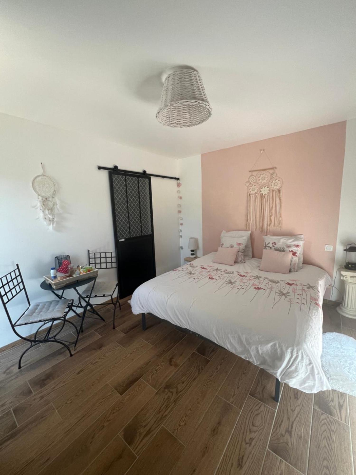 Quiniere - Entre Lac Et Foret - Hebergement Independant Avec Espace Kitchenette Blois Bagian luar foto